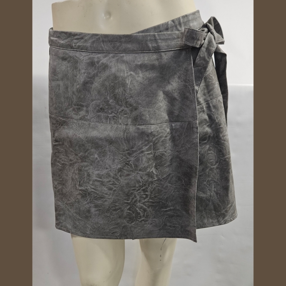 Mint Vanilla Skirt, Polyurethane, Wrap, Gray, 6 EUC ✔️